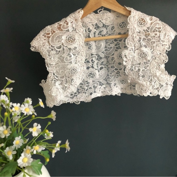 Custom Tailored Women’s Lace Corset White Wedding Dress w/cape and gloves Sz M - Picture 12 of 17